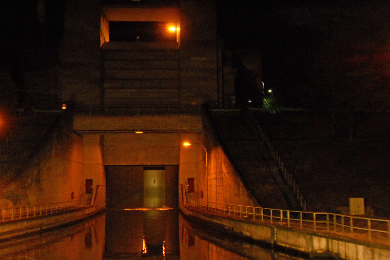Entering the 25 metre deep lock