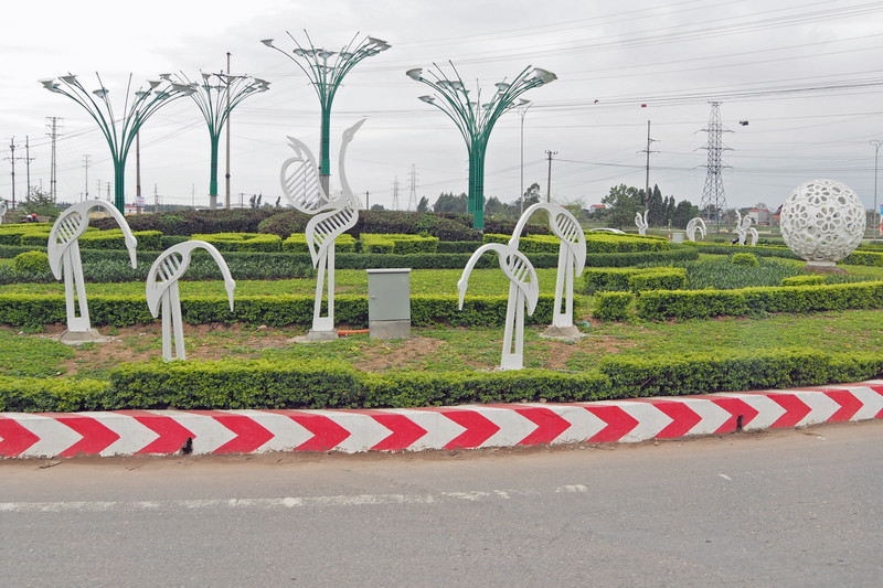 Decorated roundabout 
