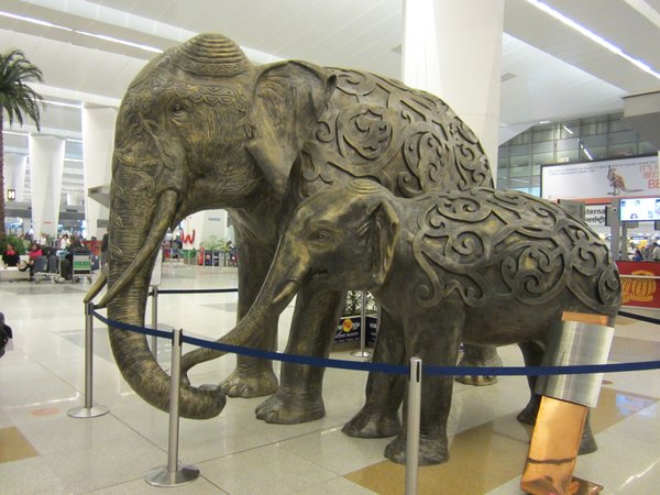 Statue in Delhi airport