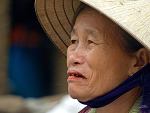 Old woman, Hoi An
