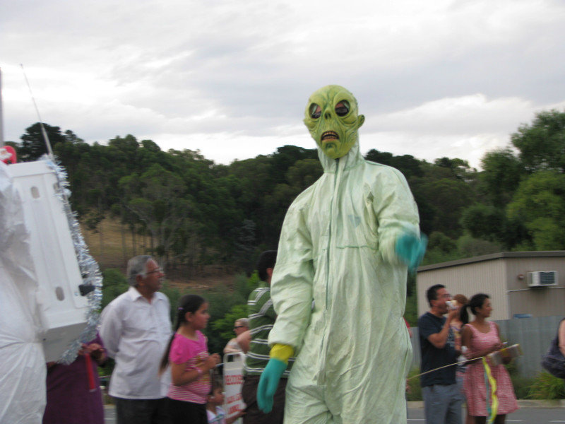 Australian Alien in  Christmas Parade