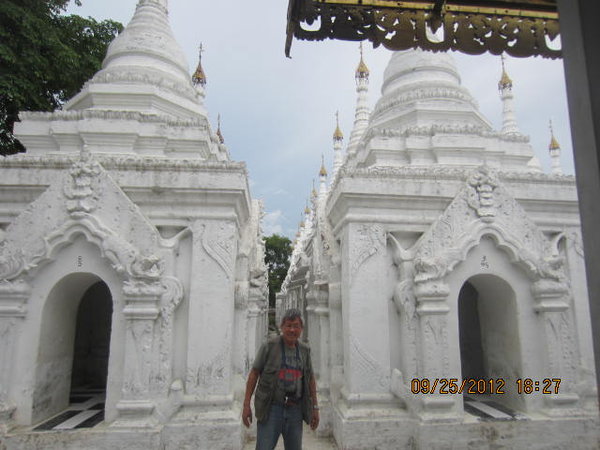  The Kuthodaw Pagoda in Mandalay
