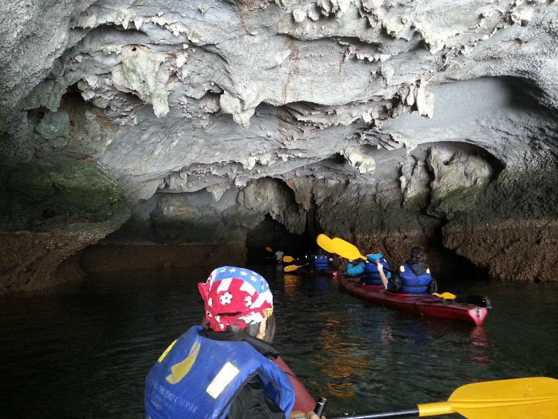 grot ergens in Ha Longbaai