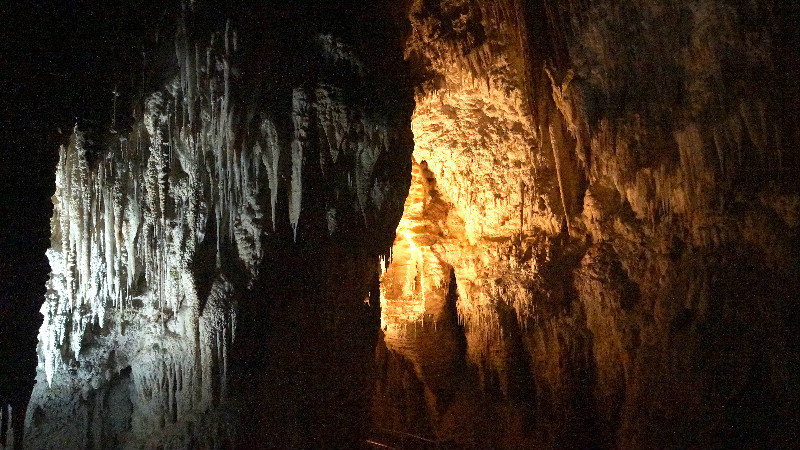 ergens in de Aranui Cave genomen
