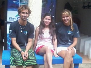 with the diving instructors Sameera and her beau. :)