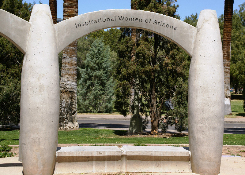 WOMENS MONUMENT AT U OF A