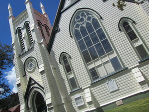 Kirche aus Kauriholz