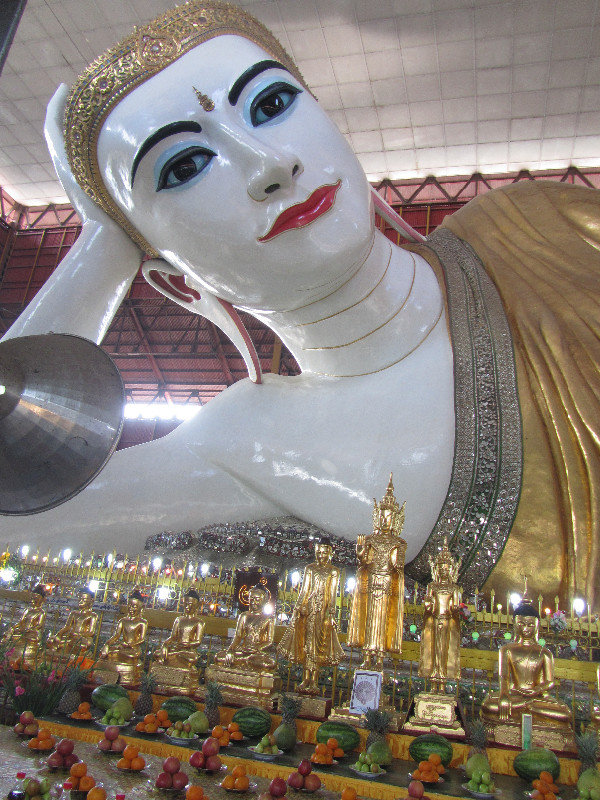 Liegender Buddha-Nga Htat Gyi Pagode 