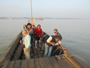 Öffentliches Fährboot am Chindwin