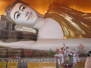Schönster Buddha Myanmars  in Bago