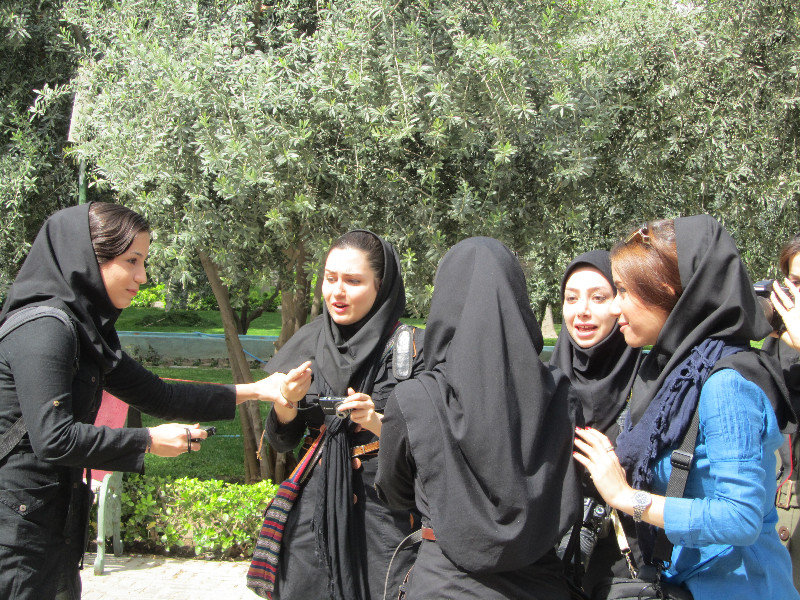 Junge iranische Studentinnen