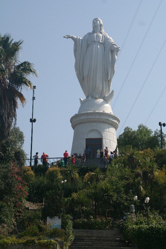 Santiago: la virgen de cerro san cristobol