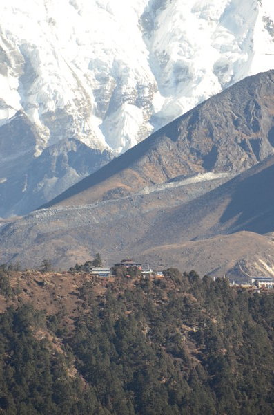 Tengboche - Looks close, but takes hours