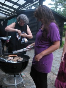 Freja the BBQ master, and Ilse the Prep Goddess!