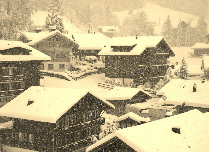 Wengen this morning - SNOW!