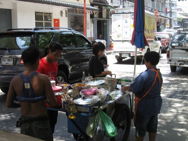 Ever present street vendor serving up some more delicious grub.