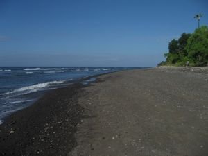 The volcanic black sand of Amed.