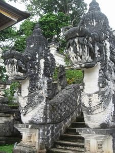 The dragons guarding the temple.