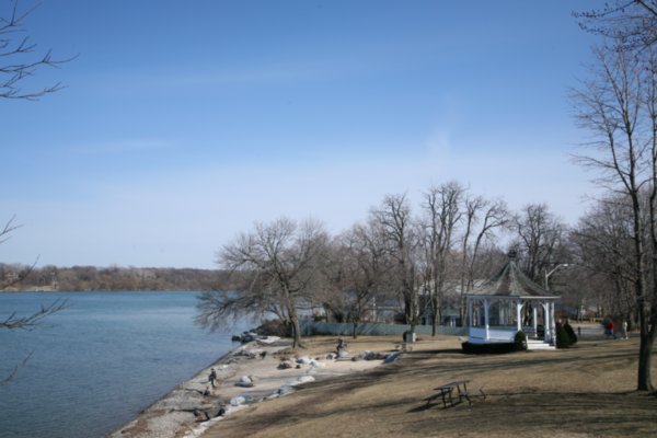 Shore line at Queens Park, Niagra on the Lake