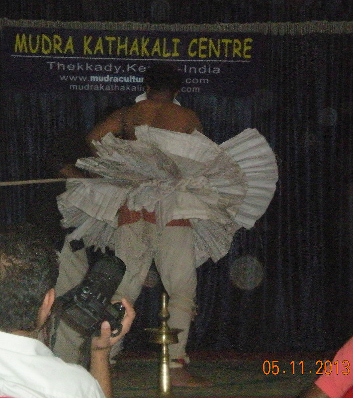 29-Kathakali dancer getting ready