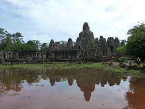 Angkor Thom (Prasat Bayon) - reflection in lake