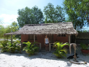 Sihanoukeville (Otres Beach) - Our beach hut we shared with a bathroom frog