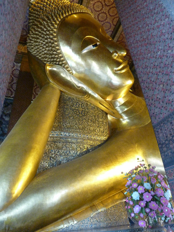 Bangkok - Wat Pho - reclining Buddha