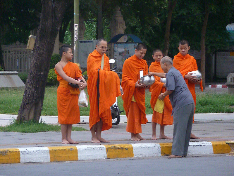 Chiang Mai - monks receiving alms