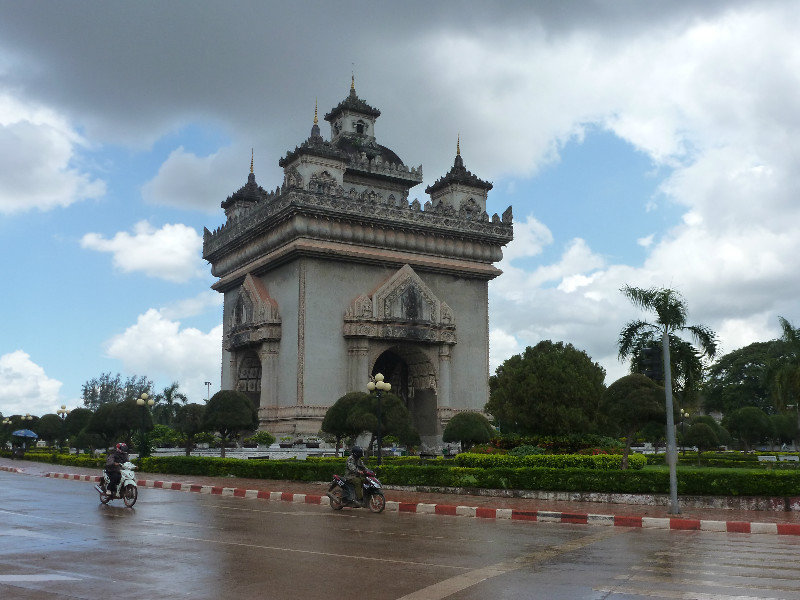 Vientiane - Putaxai - not quite the Arc de Triomphe