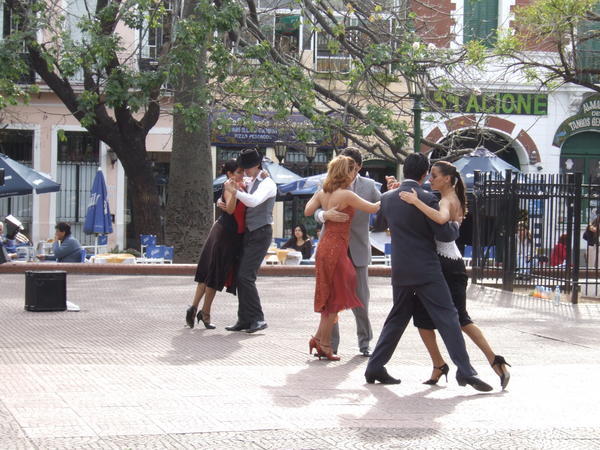 Getting in some Tango in Buenos Aires... that´s us at the back!!