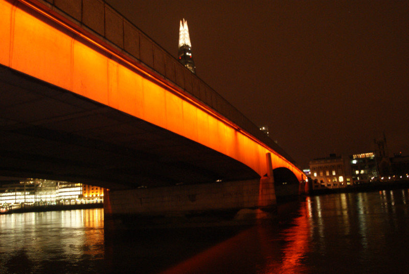 the famous London Bridge