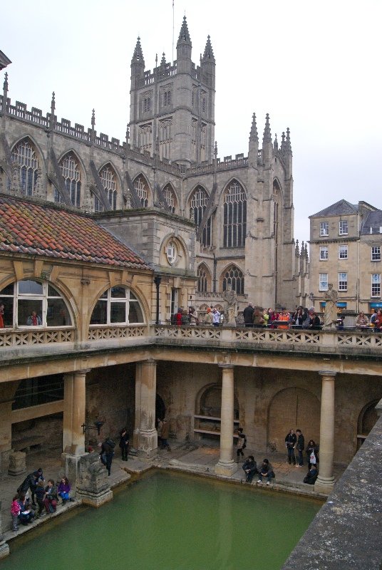 Roman Bath with the Abbey at the back