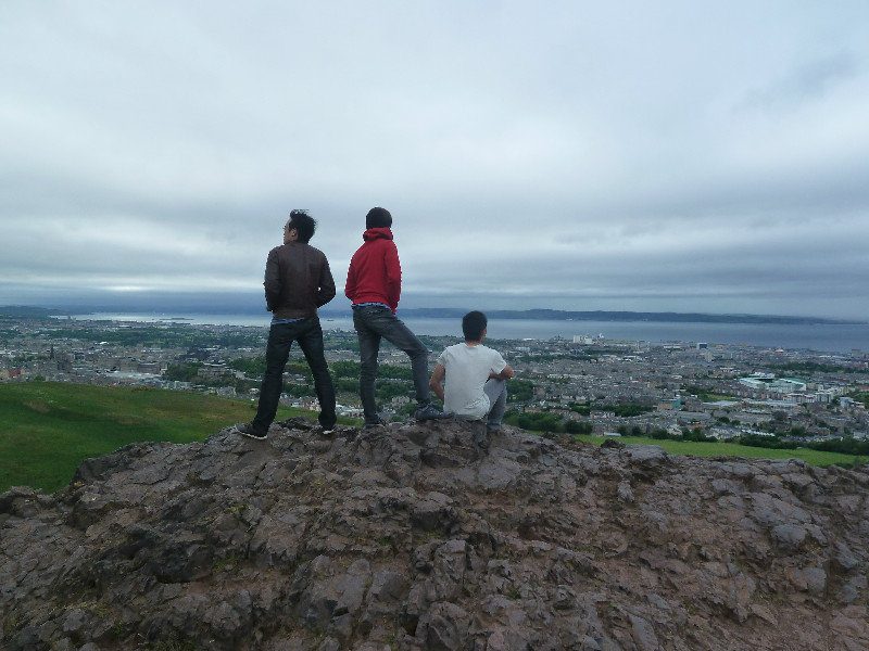 3 musketeers atop Arthur's Seat