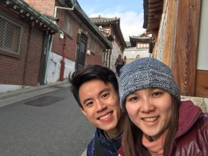 Taking a peek along the peaceful streets at Bukchon