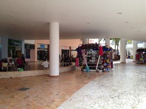 Punta Langosta Shopping