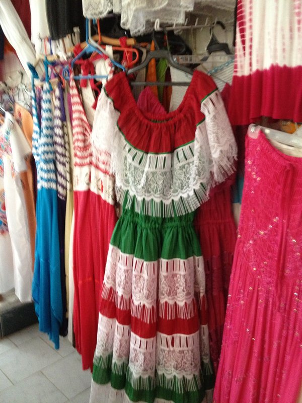 Traditional Mexican Dress | Photo