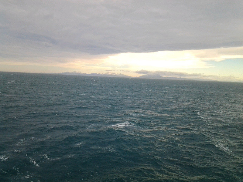 een laatste blik op het Zuidereiland vanaf de Interislander ferry