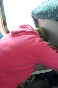 In de trein van Melbourne naar Sydney....zo vermoeiend dat Veerle erbij in slaapviel