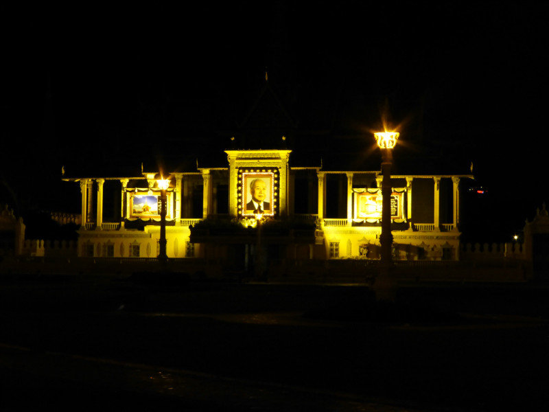 The Royal Palace by night
