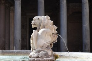 Pantheon Fountain2