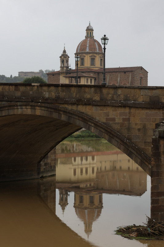 Florence Along the Arno2