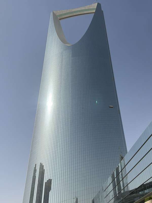 20230208 Riyadh Architecture Sky Bridge