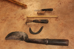 Implements used for cinnamon harvest