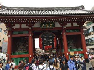 Lantern at Senso-ji Shrine gate