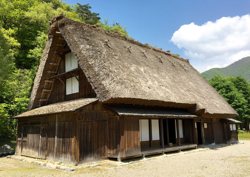 Gasso house in Shirawa-go