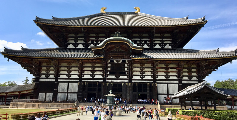 enormous wooden Todai-ji temple