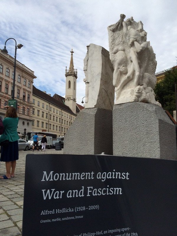 Gates of Violence - Vienna war memorial