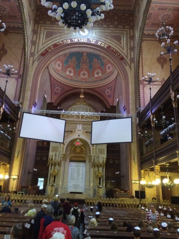 Budapest Dohany Street Synagogue - huge shul interior