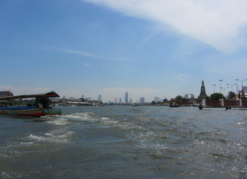 Thonburi boat trip - looking downtown