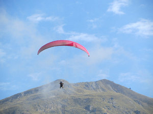 Paraglider in Queenstown
